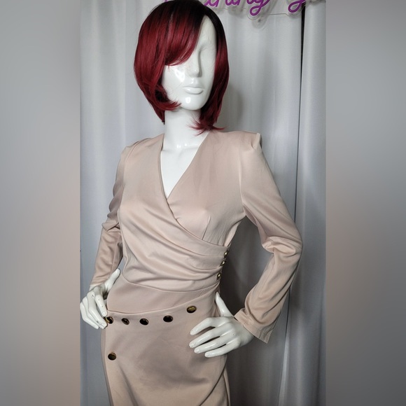 NWT Bodycon button design dress - Picture 8 of 8